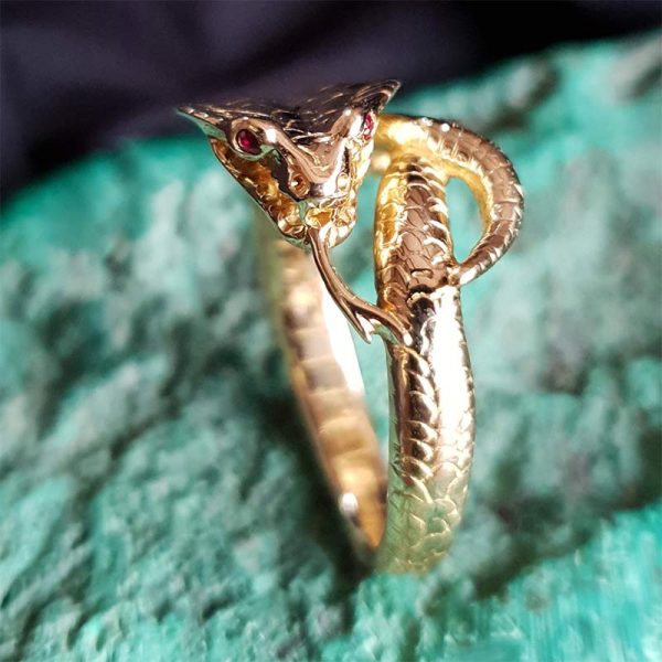 bague Cobra Or jaune et Yeux rubis