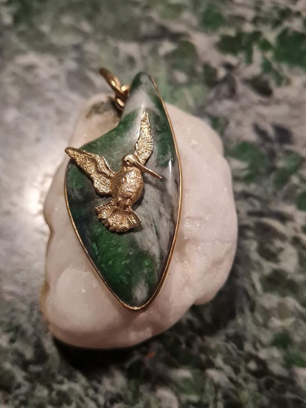 Pendentif bécasse en vol N° 2 sur vert d'Orezza